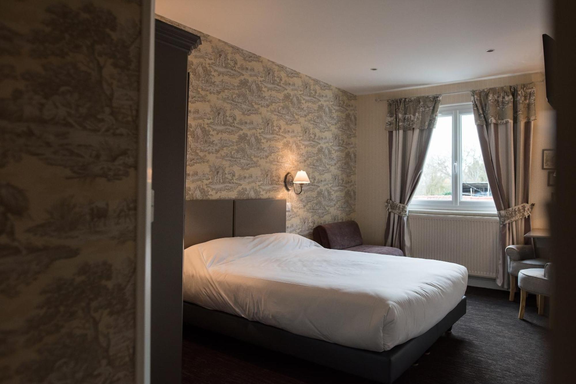L'Auberge Du Port Des Roches Luche-Pringe Pokój zdjęcie